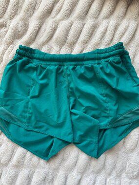 Lululemon shorts green